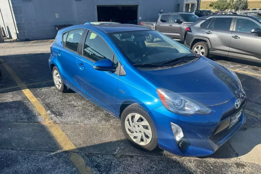 2015 Toyota Prius C Two photo 1