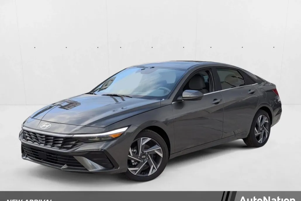 2025 Hyundai Elantra SEL Convenience photo 1
