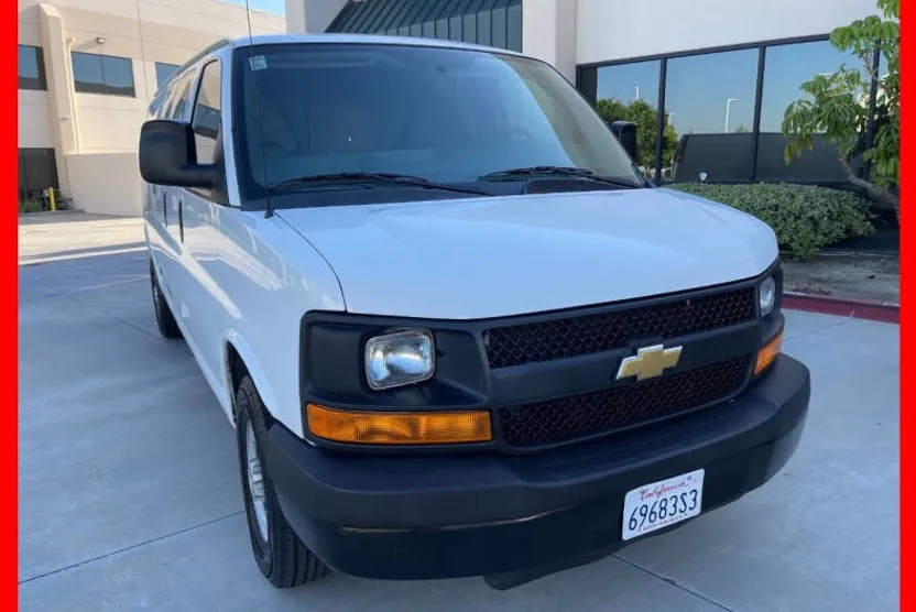 2014 Chevrolet Express 2500 Cargo Van photo 1