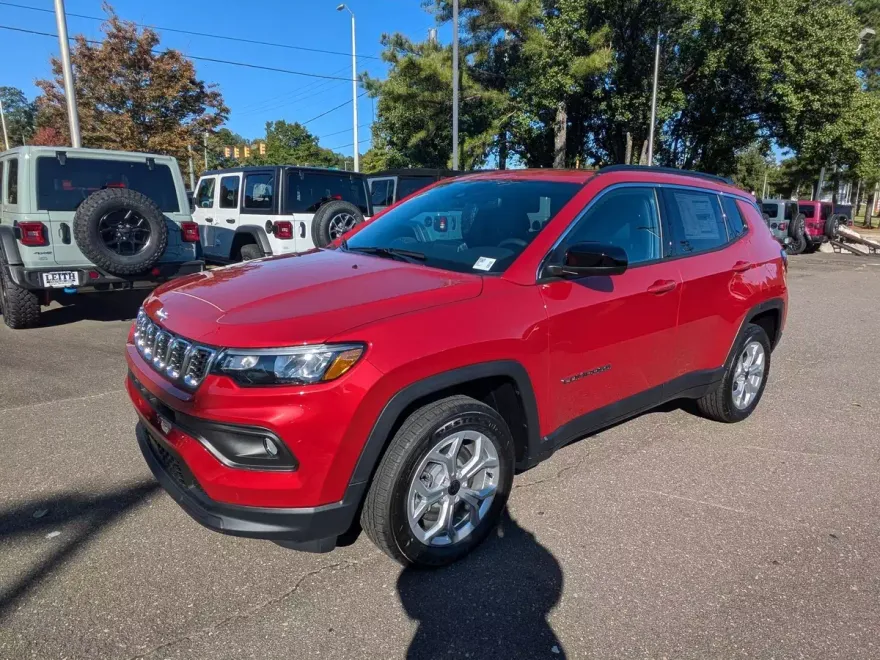 2025 Jeep Compass Latitude photo 1