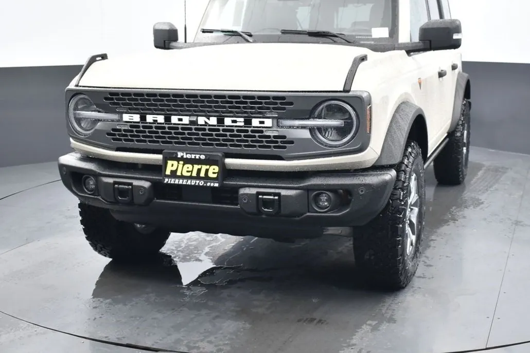 2025 Ford Bronco Badlands photo 1