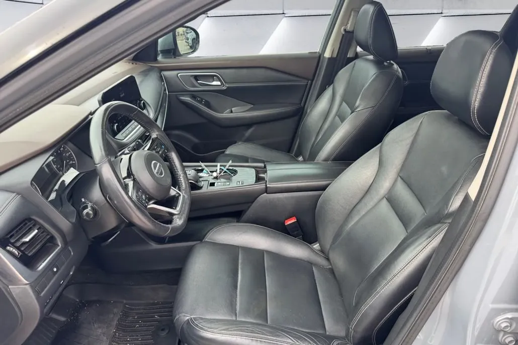 2021 Nissan Rogue SL photo 1