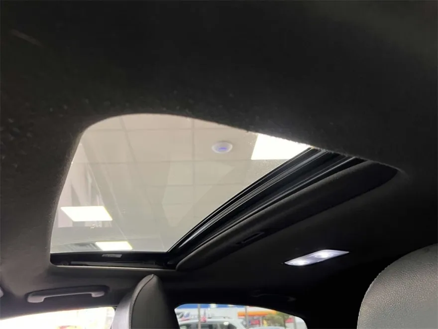 2023 Kia Forte GT-Line photo 17