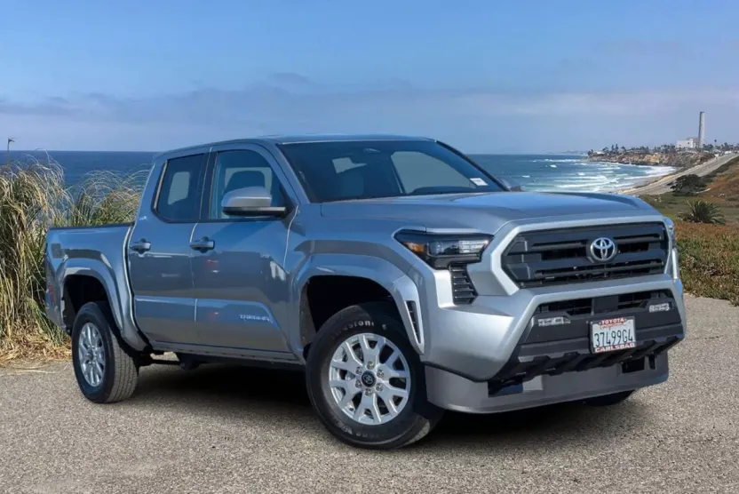 2025 Toyota Tacoma SR5 photo 1