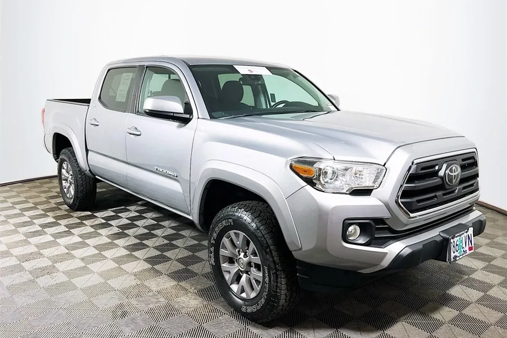 2019 Toyota Tacoma SR5 V6 photo 1