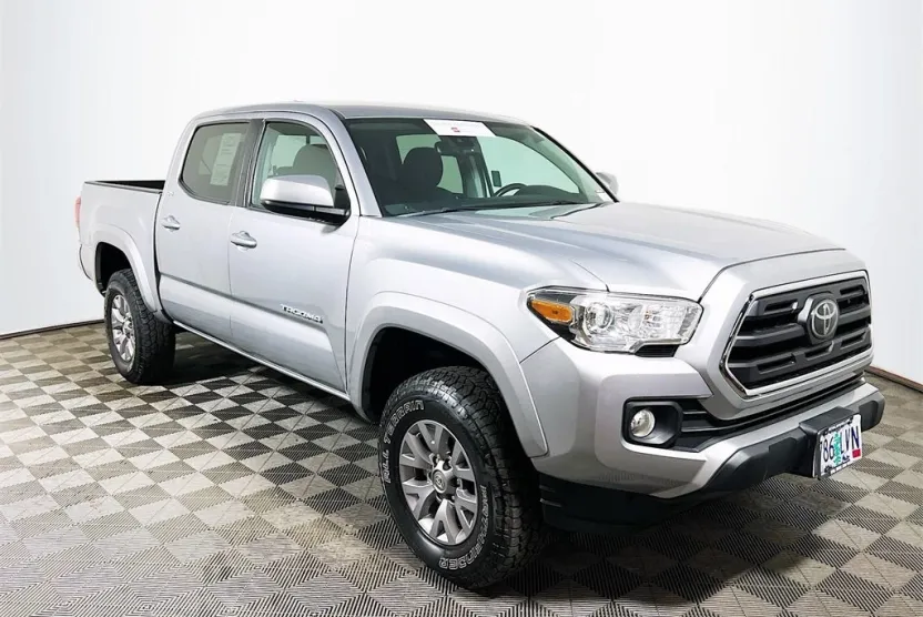 2019 Toyota Tacoma SR5 V6 photo 1