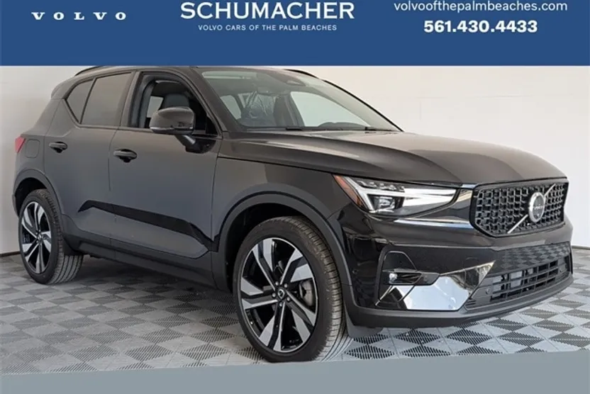 2026 Volvo XC40 Plus photo 1