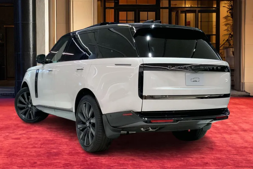 2025 Land Rover Range Rover SV photo 1