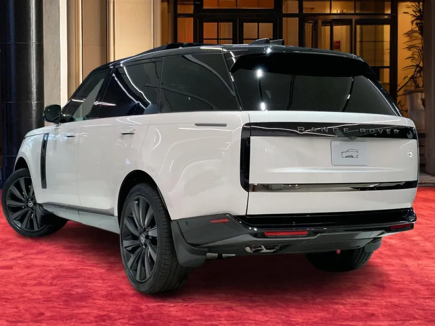 2025 Land Rover Range Rover SV photo 1