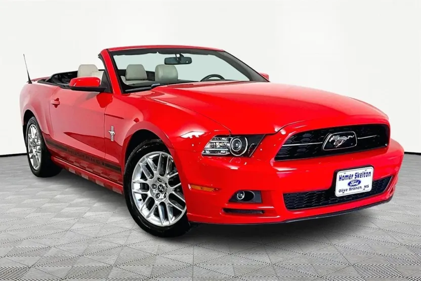 2014 Ford Mustang V6 Premium photo 1