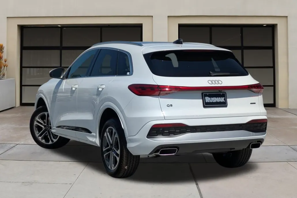 2025 Audi Q5 Premium photo 1
