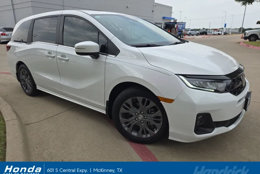 2026 Honda Odyssey Touring photo 1