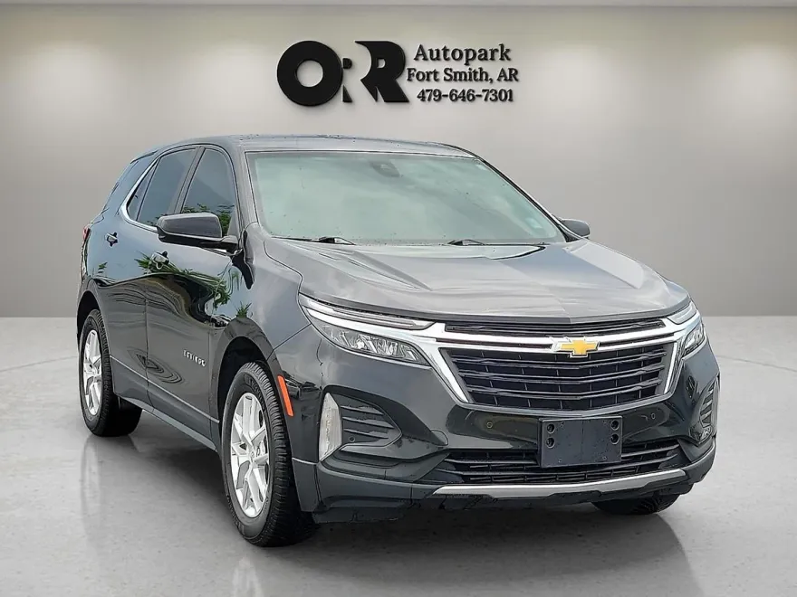 2022 Chevrolet Equinox LT photo 1