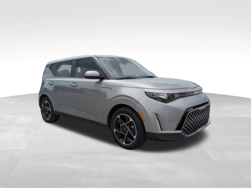 2023 Kia Soul EX photo 1