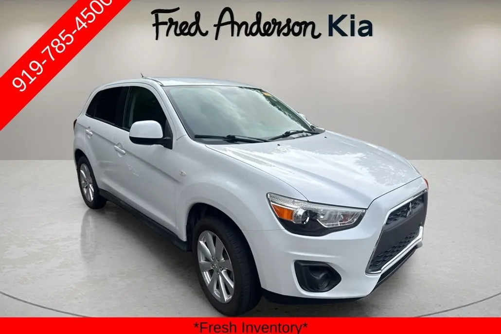 2014 Mitsubishi Outlander Sport ES photo 1