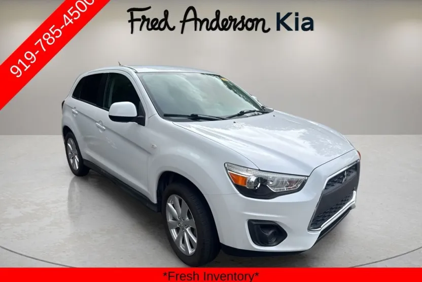 2014 Mitsubishi Outlander Sport ES photo 1