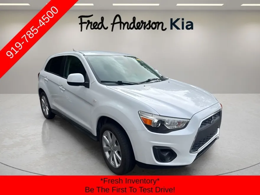 2014 Mitsubishi Outlander Sport ES photo 1