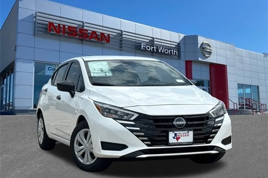 2025 Nissan Versa 1.6 S photo 1