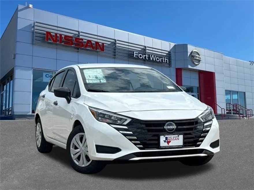 2025 Nissan Versa 1.6 S photo 1