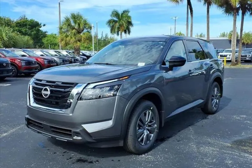 2025 Nissan Pathfinder S photo 1