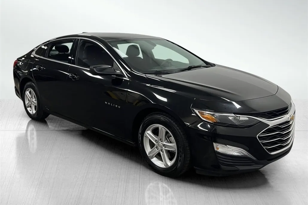2020 Chevrolet Malibu LS photo 1