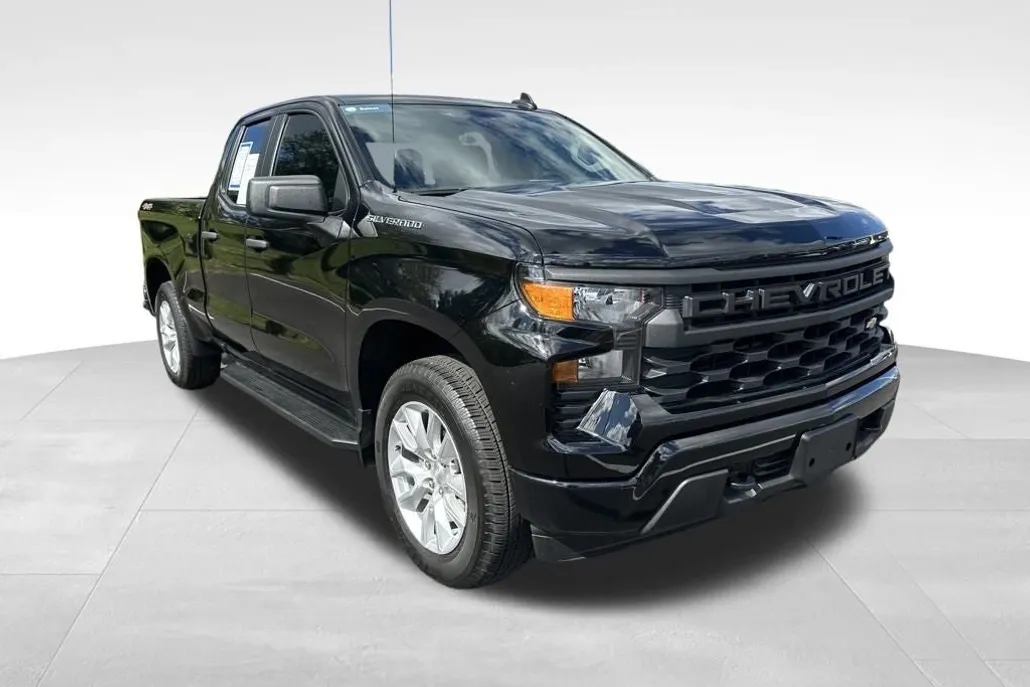 2024 Chevrolet Silverado 1500 Custom photo 1