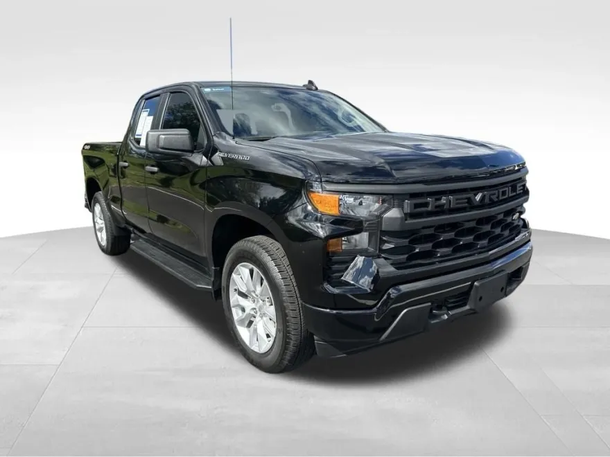 2024 Chevrolet Silverado 1500 Custom photo 1