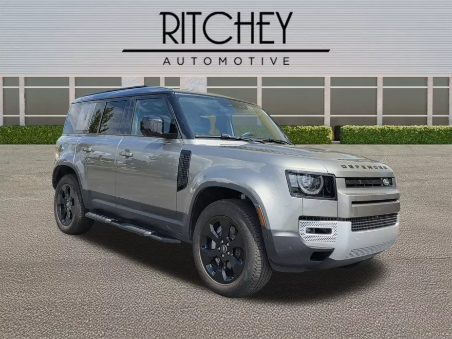 2025 Land Rover Defender 110 S photo 1