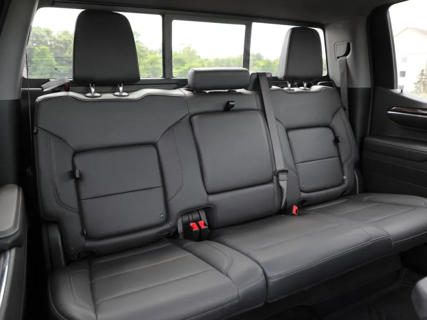 2024 Chevrolet Silverado 1500 RST photo 1