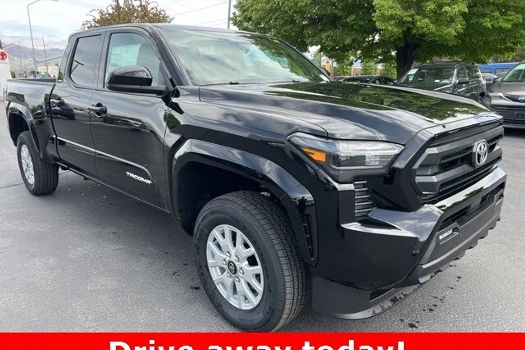 2025 Toyota Tacoma SR5 photo 1