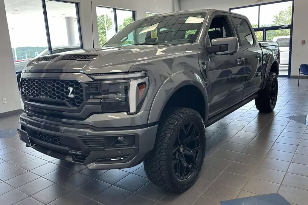2025 Ford F-150 Lariat photo 1