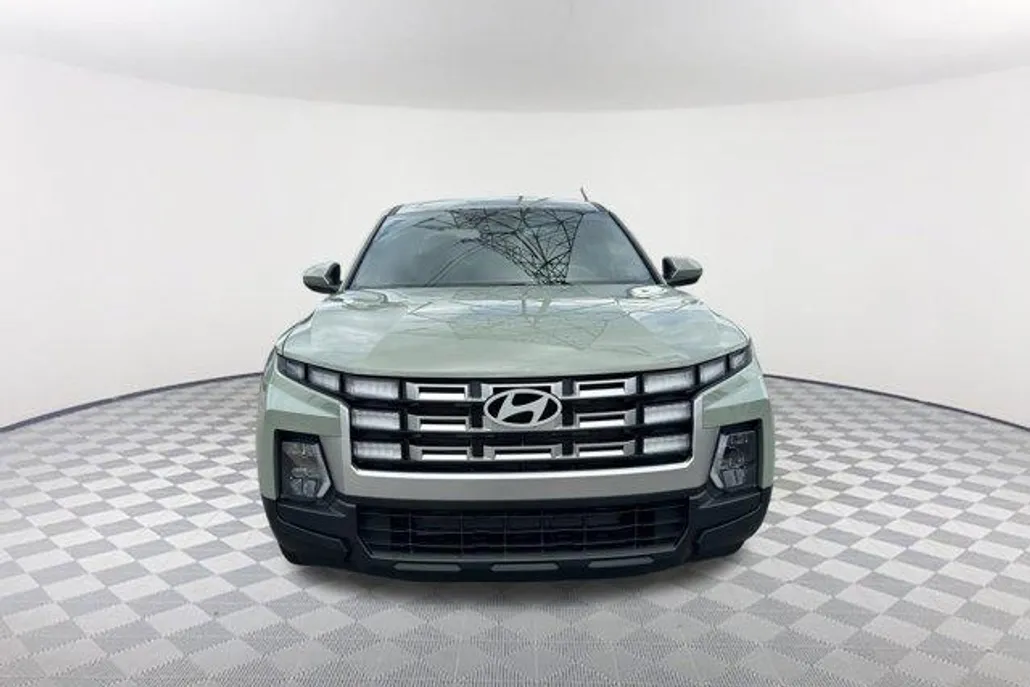 2025 Hyundai Santa Cruz SE photo 1