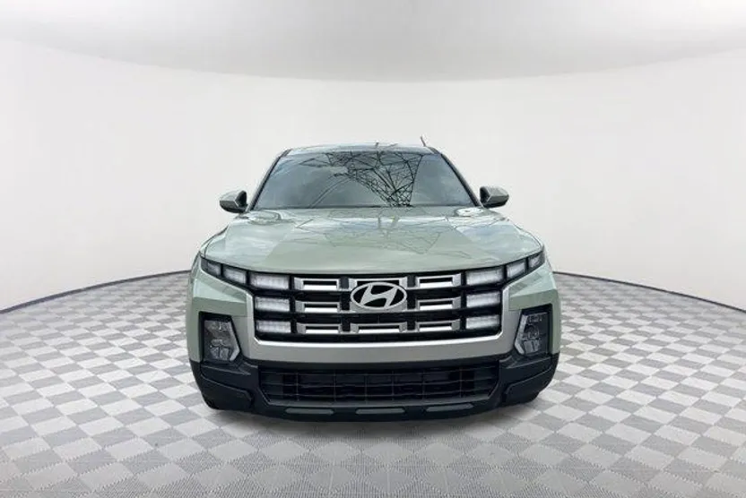 2025 Hyundai Santa Cruz SE photo 1