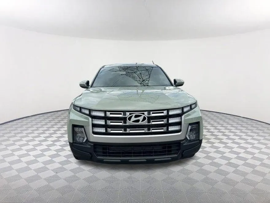 2025 Hyundai Santa Cruz SE photo 1