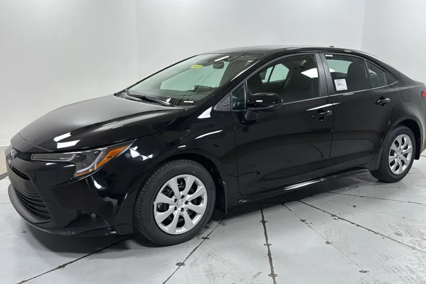 2026 Toyota Corolla LE photo 1