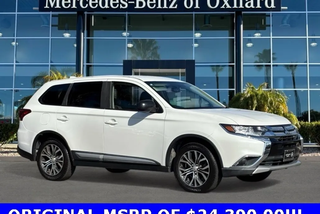 2017 Mitsubishi Outlander ES photo 1