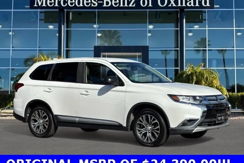2017 Mitsubishi Outlander ES photo 1