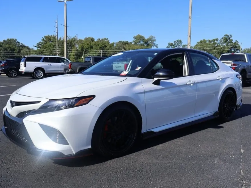 2020 Toyota Camry XSE V6 photo 1