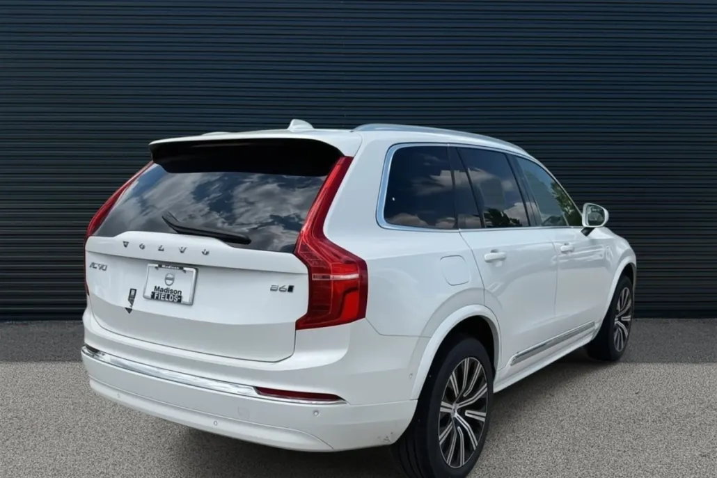 2025 Volvo XC90 Plus photo 1