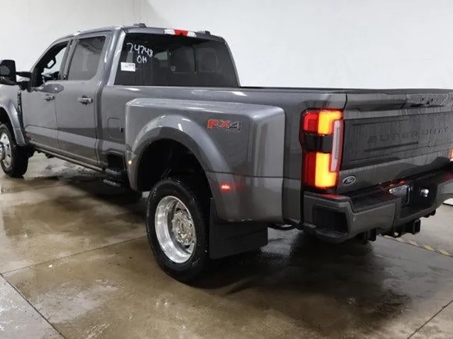 2026 Ford F-450 Platinum photo 1