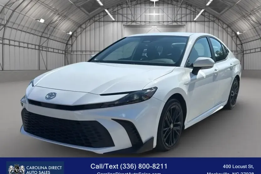 2025 Toyota Camry photo 1