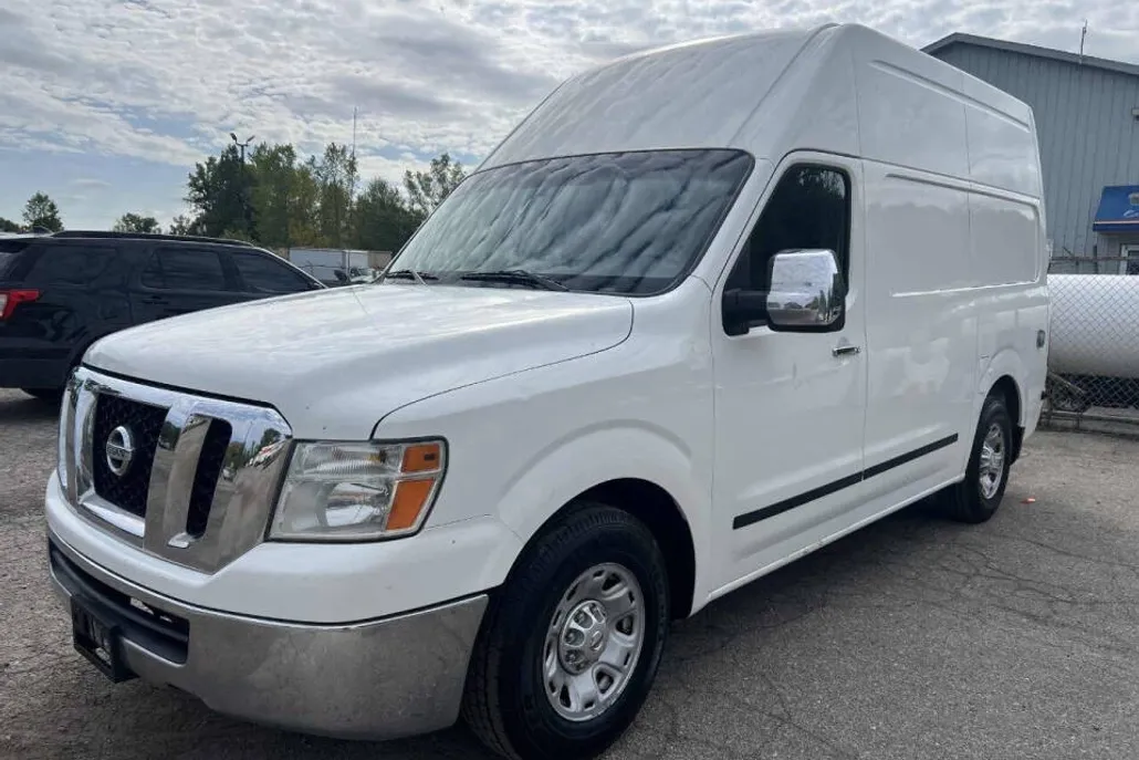2012 Nissan NV2500 HD SV Cargo photo 1