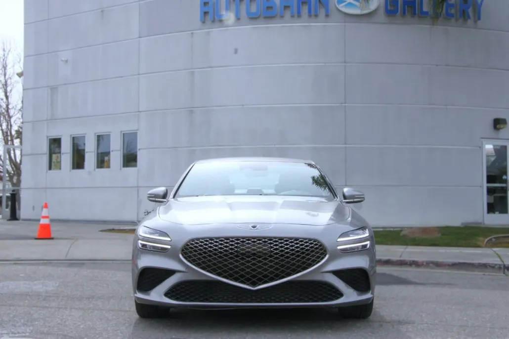2022 Genesis G70 2.0T photo 1
