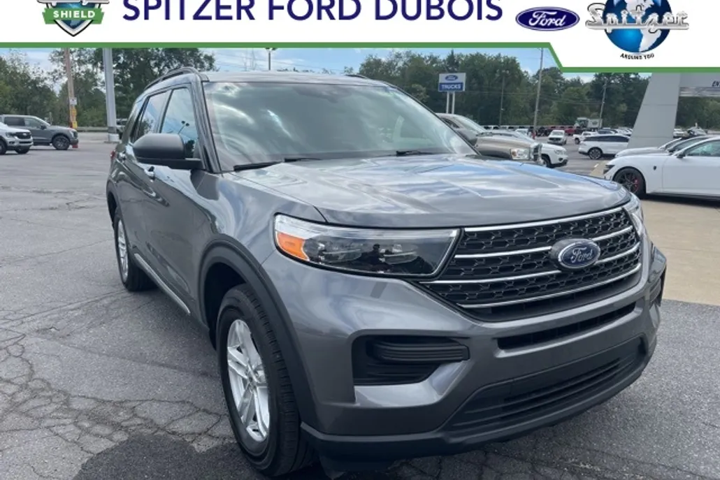 2022 Ford Explorer XLT photo 1