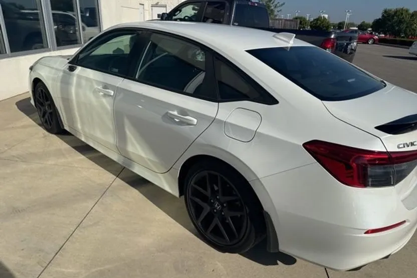 2024 Honda Civic Si photo 1