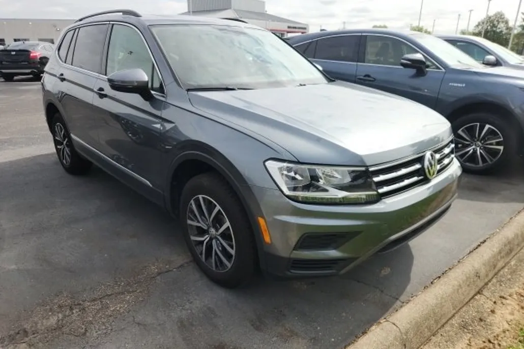 2020 Volkswagen Tiguan SE photo 1