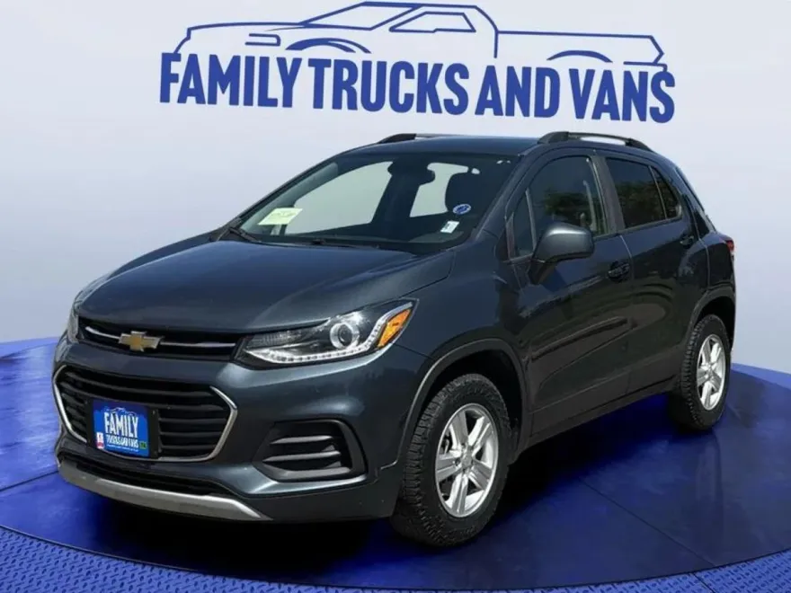 2022 Chevrolet Trax LT photo 1