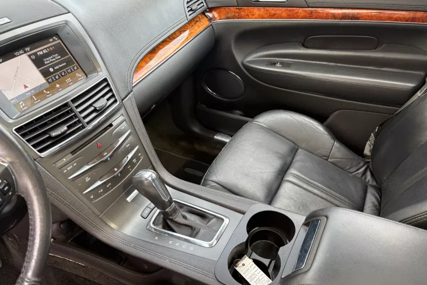 2018 Lincoln MKT Reserve photo 1