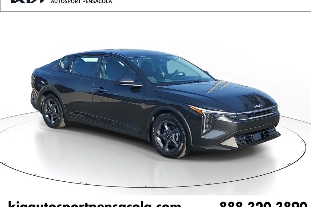 2025 Kia K4 LXS photo 1