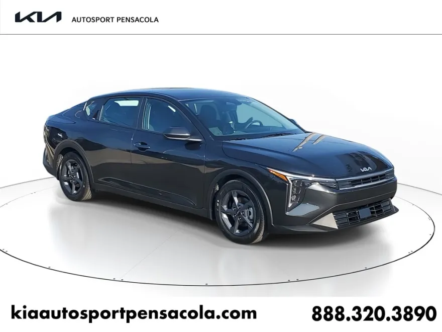 2025 Kia K4 LXS photo 1